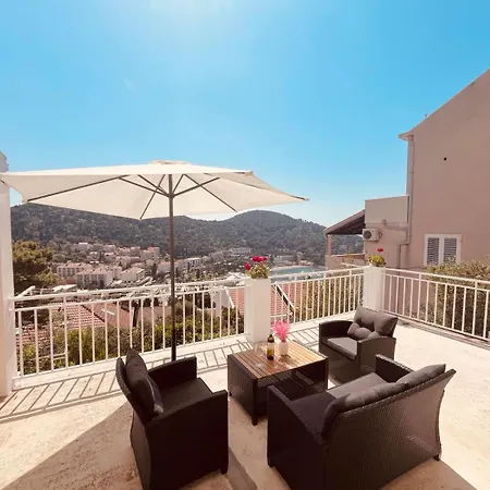 Ecru Dubrovnik