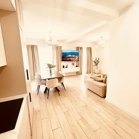 Апартаменты Ecru *